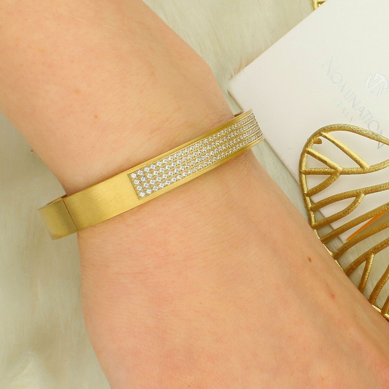 Sztywna bransoletka Nomination Pretty Bangle stalowa złota z cyrkoniami Pavé 029535 020fd.jpg